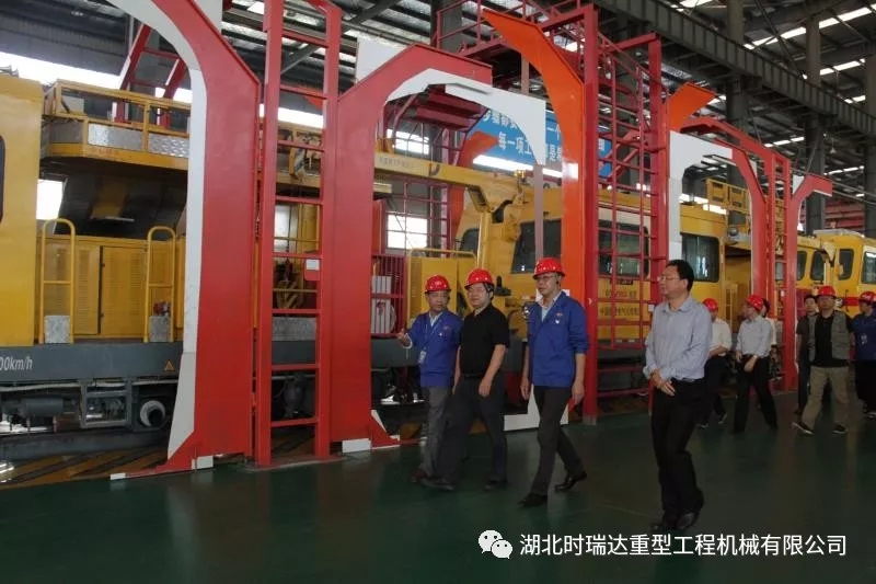 湖北省第三巡视组莅临爱体育在线注册（中国）官方网站重工参观考察