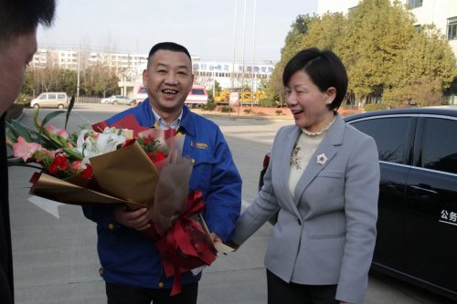 副市长龙小红莅临爱体育在线注册（中国）官方网站新春走访慰问