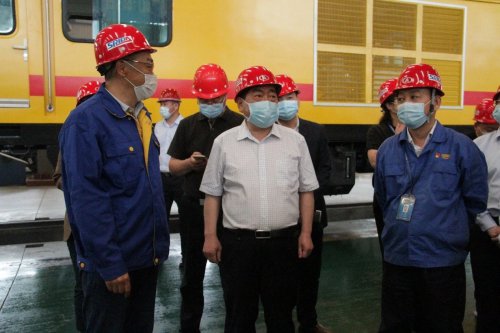 襄阳市副市长李德璋一行莅临爱体育在线注册（中国）官方网站重工开展工业企业调研工作