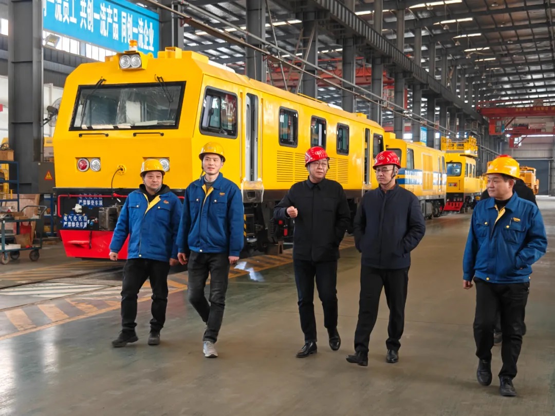 市纪委常委、市委巡察办安雪尽主任莅临爱体育在线注册（中国）官方网站重工开展走访慰问活动